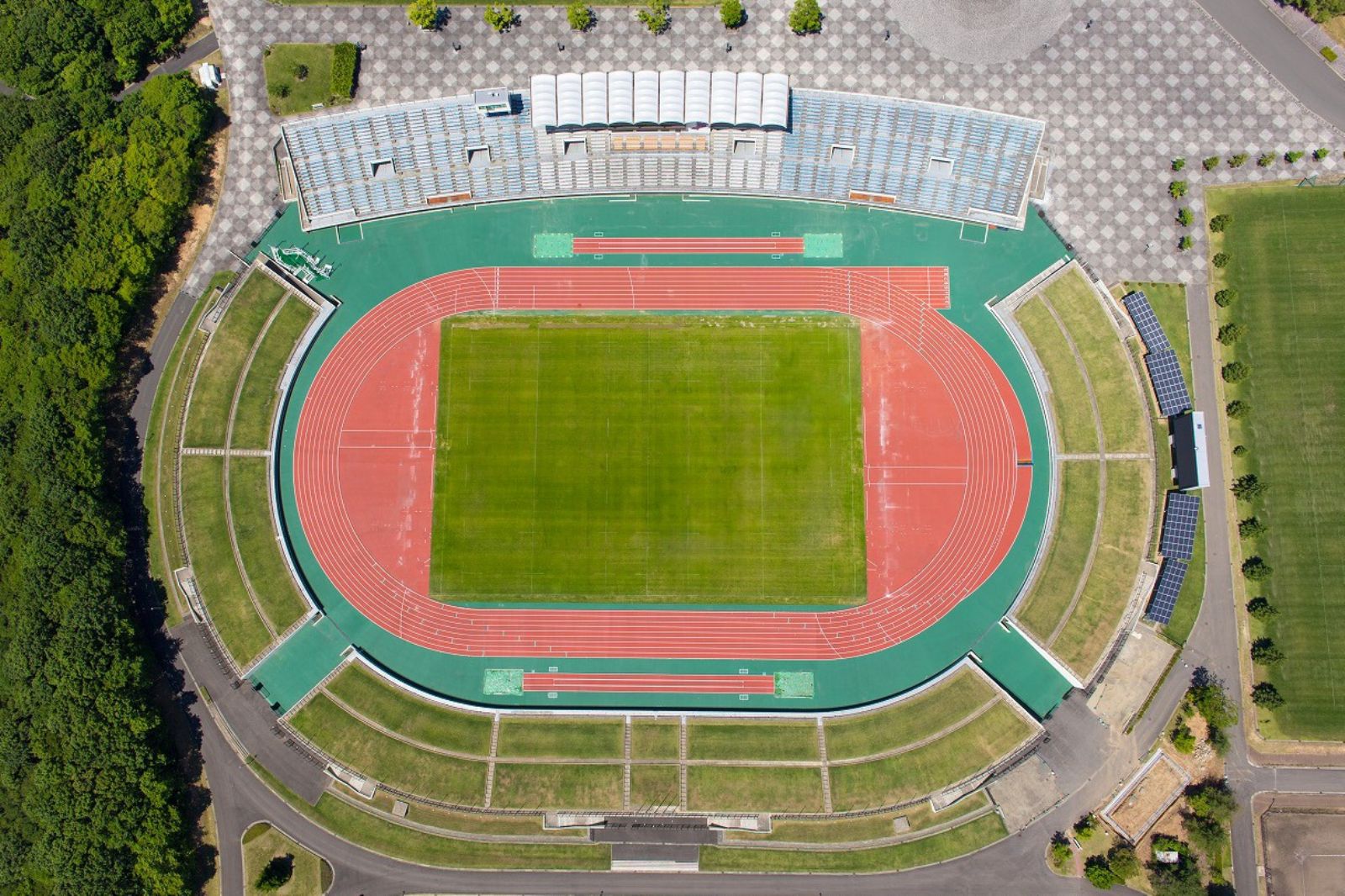 ウレタン舗装【オールウェザーS】(公認陸上競技場・推奨) 日本フィールドシステム株式会社 ウレタン舗装【オールウェザーS】(公認陸上競技場・推奨) 日本フィールドシステム株式会社