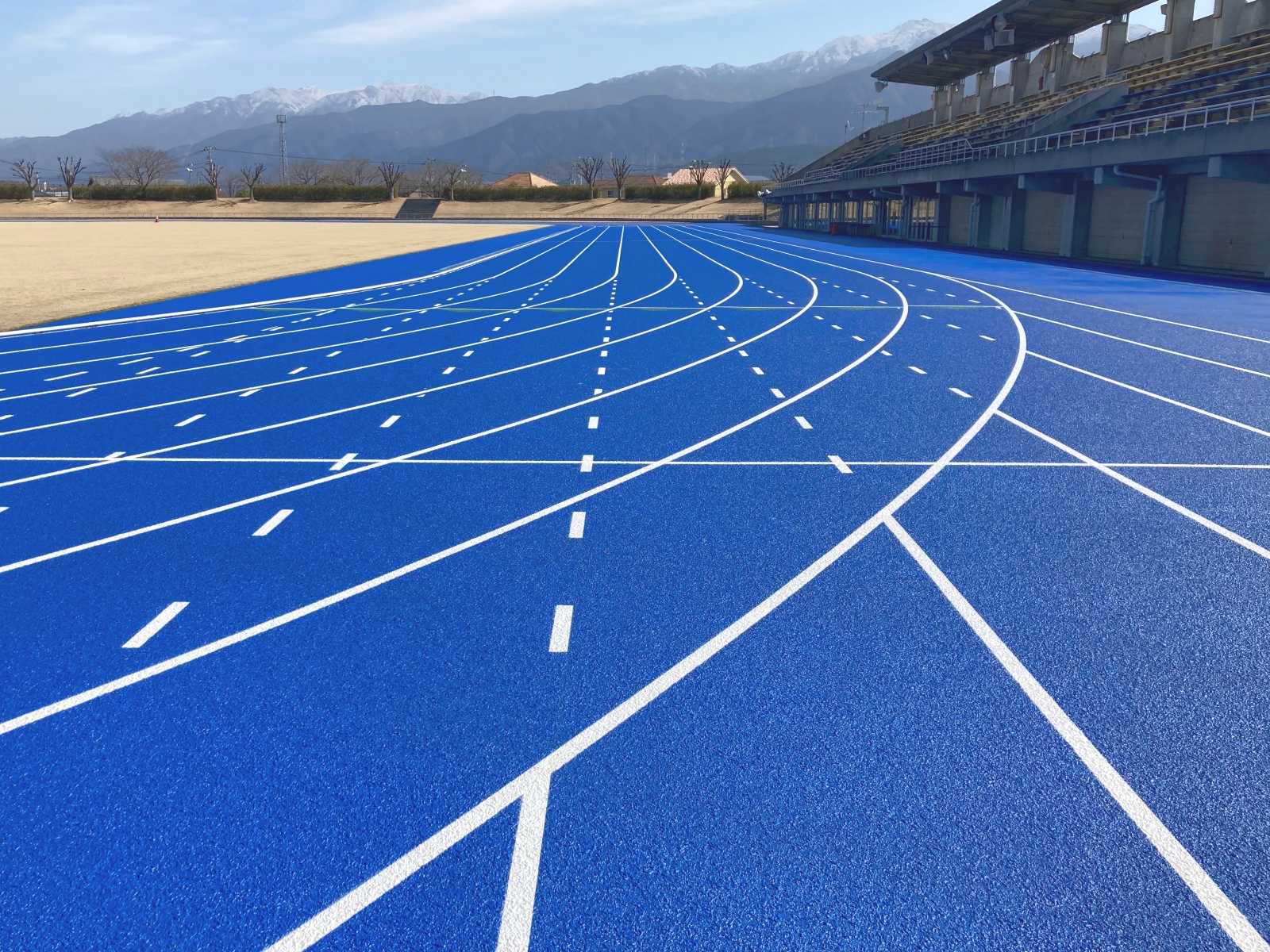 西条市ひうち陸上競技場 Jaaf第2種公認陸上競技場 日本フィールドシステム株式会社